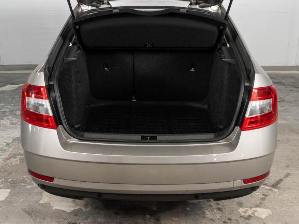 Skoda Octavia III (A7) Рестайлинг с пробегом 2018 года, цена 1 629 000 рублей, 114133 км, лифтбек, Автокод Объявления