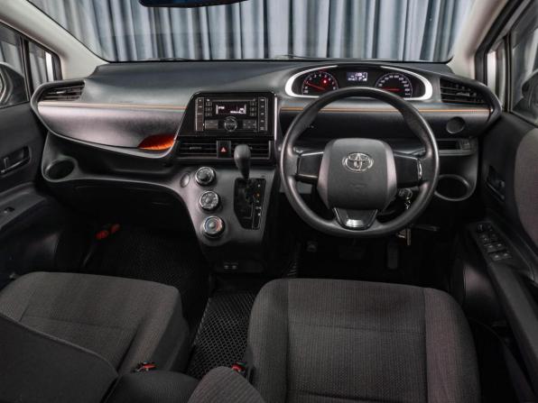 Toyota Sienta II Рестайлинг с пробегом 2019 года, цена 1 569 000 рублей, 94161 км, компактвэн, Автокод Объявления