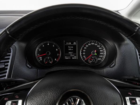 Volkswagen Sharan II Рестайлинг с пробегом 2016 года, цена 1 629 000 рублей, 109770 км, минивэн, Автокод Объявления