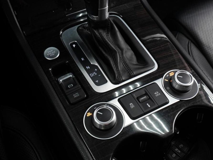 Volkswagen Touareg II Рестайлинг Тюмень  - изображение 19