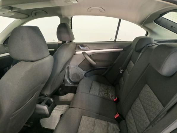 Skoda Octavia II (A5) Рестайлинг с пробегом 2013 года, цена 831 000 рублей, 185000 км, лифтбек, Автокод Объявления