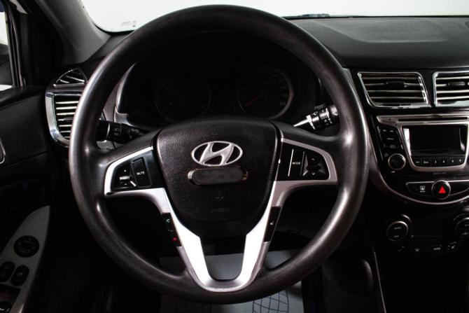 Hyundai Solaris I Рестайлинг с пробегом 2016 года, цена 779 000 рублей, 236210 км, седан, Автокод Объявления