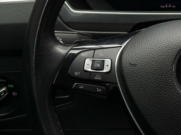 Volkswagen Tiguan II с пробегом 2017 года, цена 2 849 000 рублей, 128143 км, внедорожник, Автокод Объявления