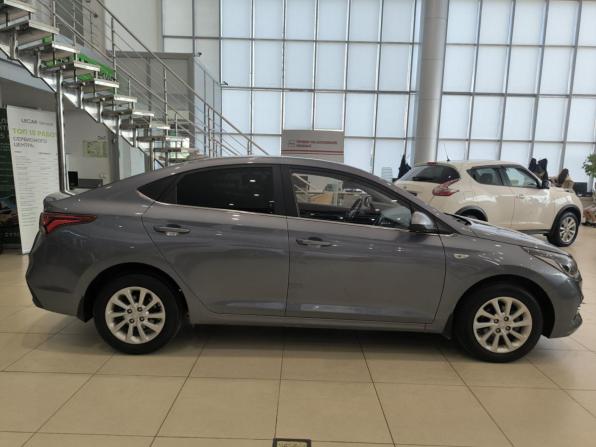 Hyundai Solaris II с пробегом 2017 года, цена 1 150 000 рублей, 165764 км, седан, Автокод Объявления