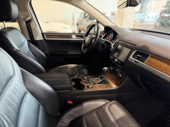 Volkswagen Touareg II Рестайлинг с пробегом 2018 года, цена 3 350 000 рублей, 169436 км, внедорожник, Автокод Объявления
