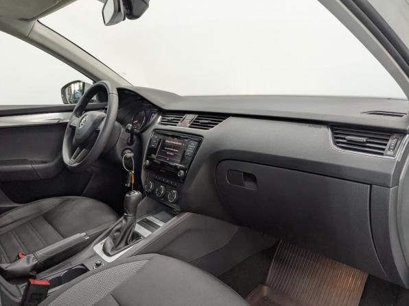 Skoda Octavia III (A7) Рестайлинг с пробегом 2019 года, цена 1 820 000 рублей, 76921 км, лифтбек, Автокод Объявления