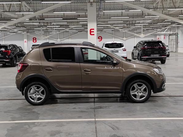 Renault Sandero II Рестайлинг с пробегом 2020 года, цена 1 349 000 рублей, 34760 км, хэтчбек, Автокод Объявления