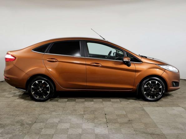 Ford Fiesta Mk6 Рестайлинг с пробегом 2015 года, цена 555 555 рублей, 301611 км, седан, Автокод Объявления