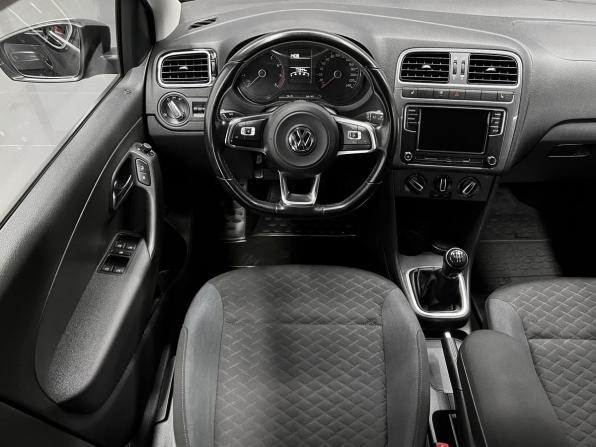 Volkswagen Polo V Рестайлинг с пробегом 2019 года, цена 1 295 000 рублей, 77344 км, седан, Автокод Объявления
