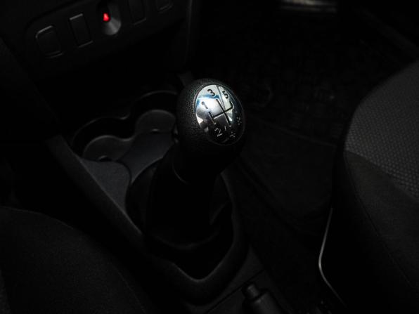 Renault Logan II Рестайлинг с пробегом 2020 года, цена 1 020 000 рублей, 68300 км, седан, Автокод Объявления