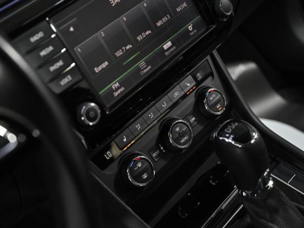 Skoda Superb III с пробегом 2016 года, цена 1 549 000 рублей, 127000 км, лифтбек, Автокод Объявления