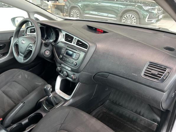 Kia Ceed II с пробегом 2012 года, цена 695 000 рублей, 193438 км, хэтчбек, Автокод Объявления