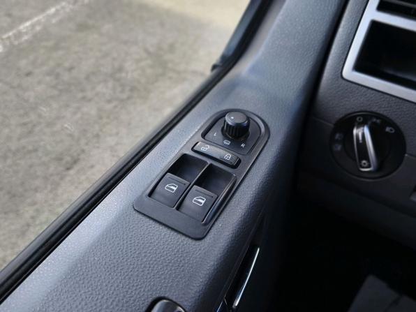 Volkswagen Caravelle T5 Рестайлинг с пробегом 2011 года, цена 1 700 000 рублей, 263953 км, минивэн, Автокод Объявления