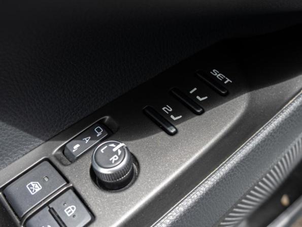 Toyota Camry VIII (XV70) Рестайлинг с пробегом 2021 года, цена 4 200 000 рублей, 50302 км, седан, Автокод Объявления