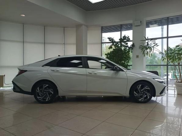 Hyundai Elantra VII (CN7) Рестайлинг с пробегом 2024 года, цена 2 165 000 рублей, 50060 км, седан, Автокод Объявления