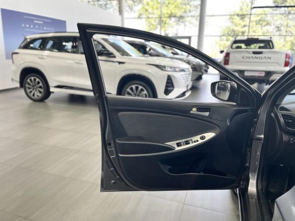 Hyundai Solaris I с пробегом 2011 года, цена 849 900 рублей, 175000 км, седан, Автокод Объявления