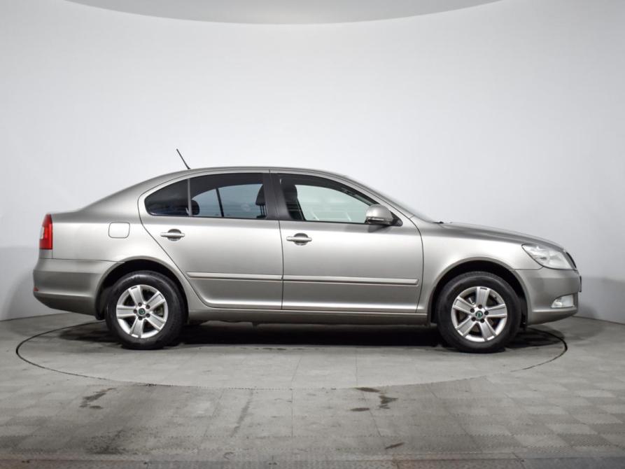 Skoda Octavia II (A5) Рестайлинг Санкт-Петербург  - изображение 4