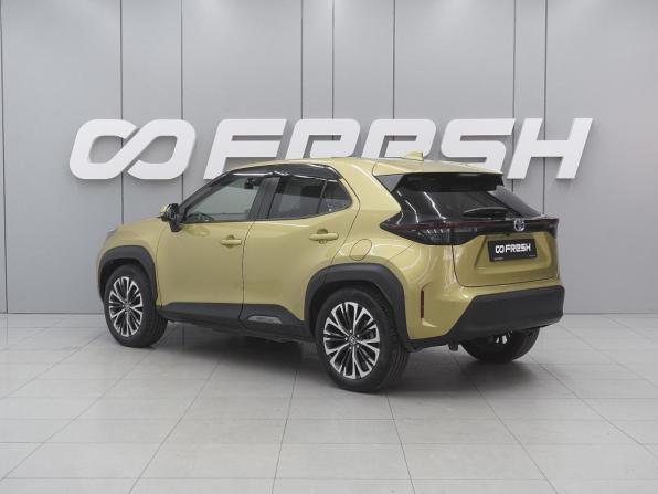 Toyota Yaris Cross с пробегом 2021 года, цена 2 420 000 рублей, 69970 км, внедорожник, Автокод Объявления