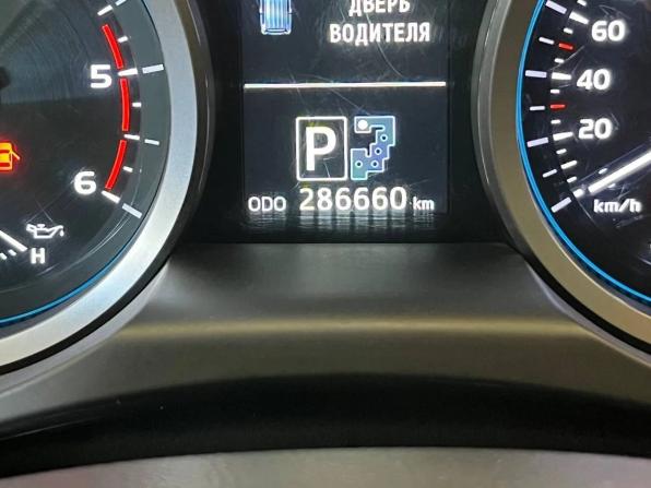 Toyota Land Cruiser 200 Series Рестайлинг 1 с пробегом 2014 года, цена 3 350 000 рублей, 286000 км, внедорожник, Автокод Объявления