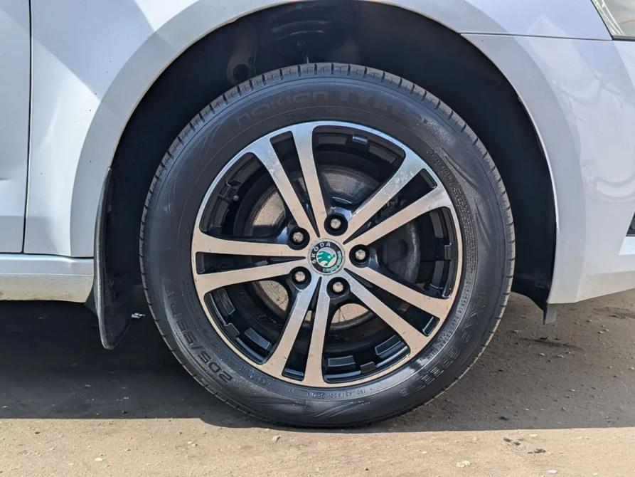 Skoda Octavia III (A7) Рестайлинг Москва  - изображение 14