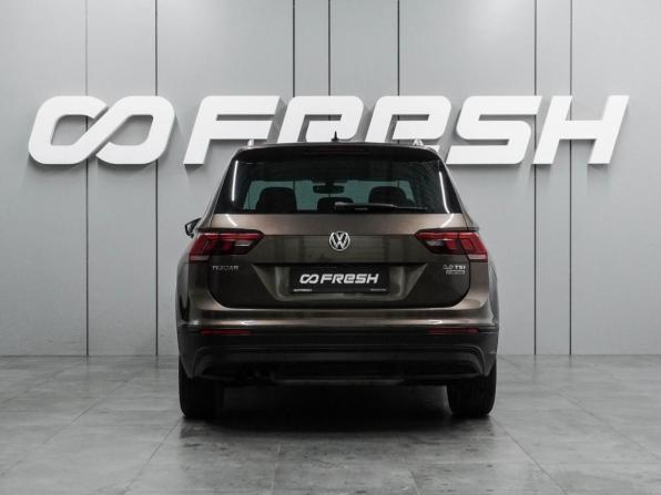 Volkswagen Tiguan II с пробегом 2017 года, цена 2 449 000 рублей, 127484 км, внедорожник, Автокод Объявления