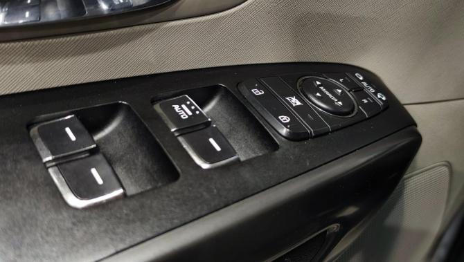 Kia Carnival III с пробегом 2019 года, цена 2 130 000 рублей, 197161 км, минивэн, Автокод Объявления