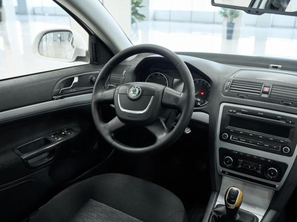 Skoda Octavia II (A5) Рестайлинг с пробегом 2012 года, цена 819 000 рублей, 144870 км, лифтбек, Автокод Объявления