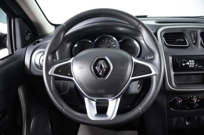Renault Logan II Рестайлинг с пробегом 2021 года, цена 1 259 000 рублей, 25000 км, седан, Автокод Объявления
