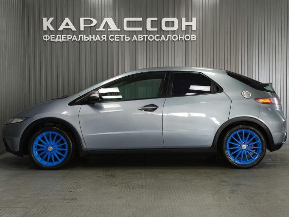 Honda Civic VIII Рестайлинг с пробегом 2008 года, цена 675 000 рублей, 233582 км, хэтчбек, Автокод Объявления