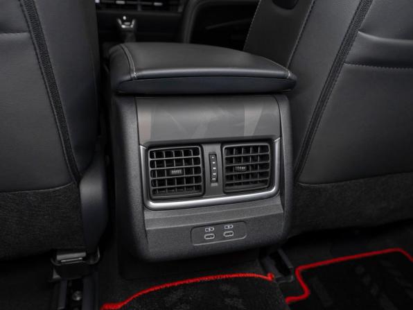 Toyota Camry IX (XV80) China Market с пробегом 2026 года, цена 4 600 000 рублей, 50 км, седан, Автокод Объявления