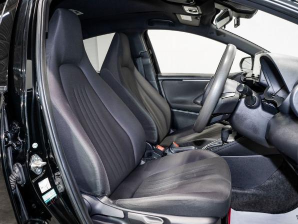 Toyota Yaris IV с пробегом 2020 года, цена 1 035 000 рублей, 150000 км, хэтчбек, Автокод Объявления