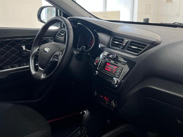 Kia Rio III Рестайлинг с пробегом 2015 года, цена 1 295 000 рублей, 157967 км, седан, Автокод Объявления