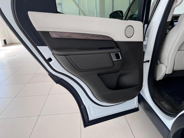 Land Rover Discovery V с пробегом 2017 года, цена 3 100 000 рублей, 179445 км, внедорожник, Автокод Объявления