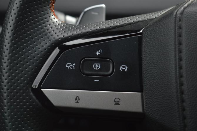 Changan UNI-V I с пробегом 2024 года, цена 2 319 000 рублей, 14000 км, лифтбек, Автокод Объявления