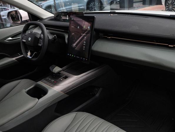 Changan Lamore с пробегом 2024 года, цена 2 100 000 рублей, 25408 км, седан, Автокод Объявления