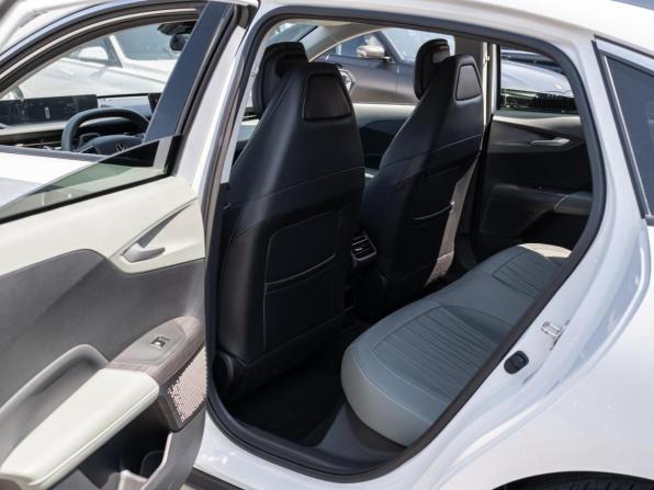 Changan Lamore с пробегом 2023 года, цена 1 979 000 рублей, 20606 км, седан, Автокод Объявления