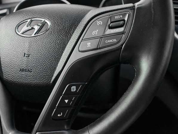Hyundai Santa Fe III Рестайлинг с пробегом 2017 года, цена 1 980 000 рублей, 216226 км, внедорожник, Автокод Объявления