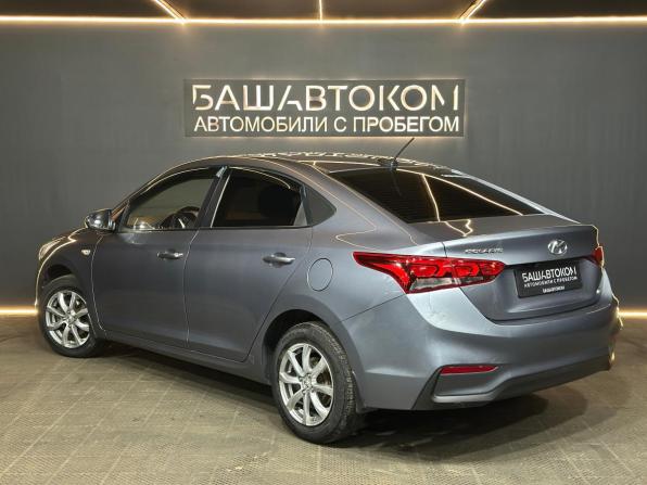 Hyundai Solaris II с пробегом 2018 года, цена 1 049 000 рублей, 181271 км, седан, Автокод Объявления