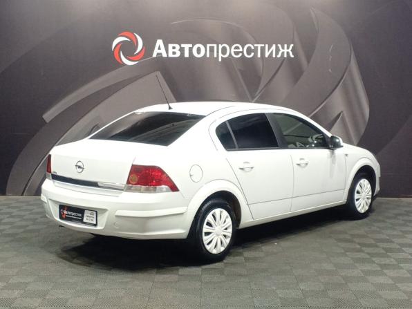 Opel Astra H Рестайлинг с пробегом 2013 года, цена 520 000 рублей, 192610 км, седан, Автокод Объявления