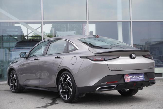 Changan Lamore с пробегом 2023 года, цена 2 400 000 рублей, 3882 км, седан, Автокод Объявления