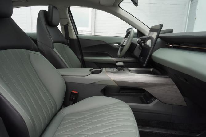 Changan Lamore с пробегом 2023 года, цена 2 400 000 рублей, 3882 км, седан, Автокод Объявления