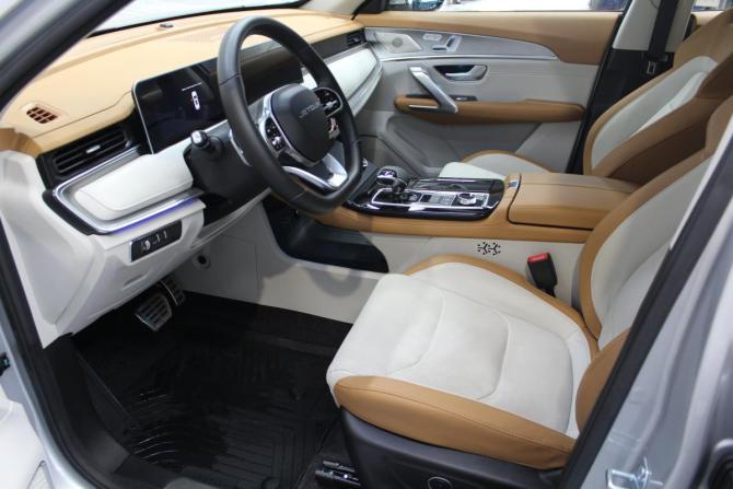 JETOUR X70+ I Рестайлинг с пробегом 2024 года, цена 2 350 000 рублей, 2118 км, внедорожник, Автокод Объявления