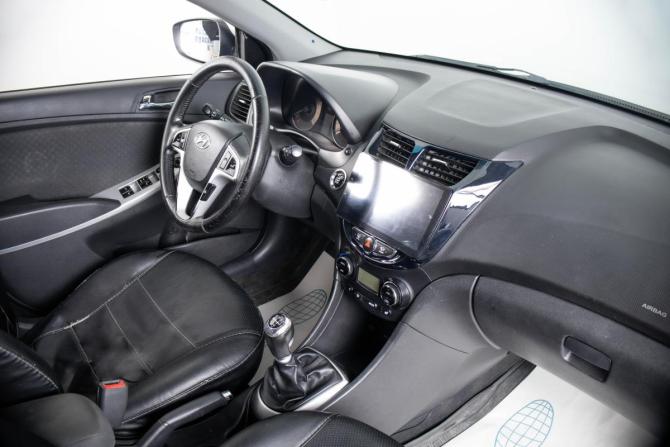 Hyundai Solaris I с пробегом 2012 года, цена 899 000 рублей, 192356 км, хэтчбек, Автокод Объявления