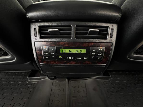 Toyota Land Cruiser 200 Series Рестайлинг 1 с пробегом 2013 года, цена 3 800 000 рублей, 218223 км, внедорожник, Автокод Объявления