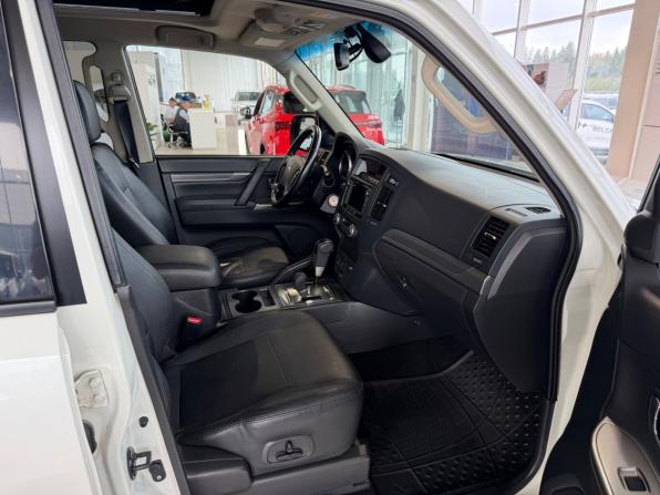Mitsubishi Pajero IV Рестайлинг 1 с пробегом 2014 года, цена 2 455 900 рублей, 171526 км, внедорожник, Автокод Объявления