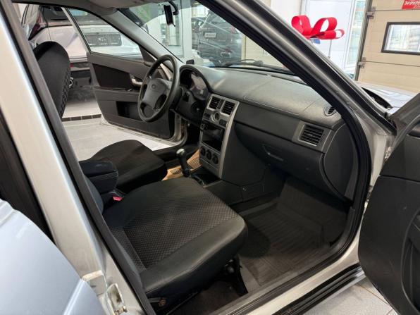 Lada (ВАЗ) Priora I с пробегом 2011 года, цена 220 000 рублей, 190249 км, хэтчбек, Автокод Объявления