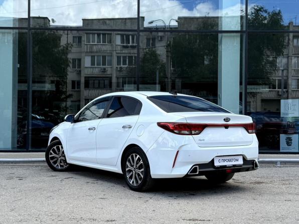 Kia Rio IV Рестайлинг с пробегом 2021 года, цена 1 090 000 рублей, 278340 км, седан, Автокод Объявления