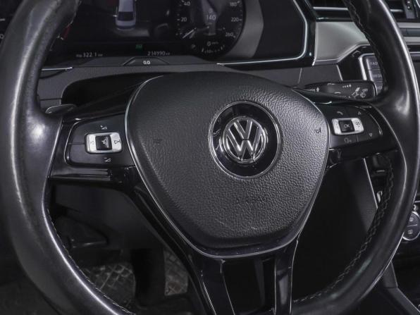 Volkswagen Passat B8 с пробегом 2016 года, цена 1 940 000 рублей, 214990 км, седан, Автокод Объявления