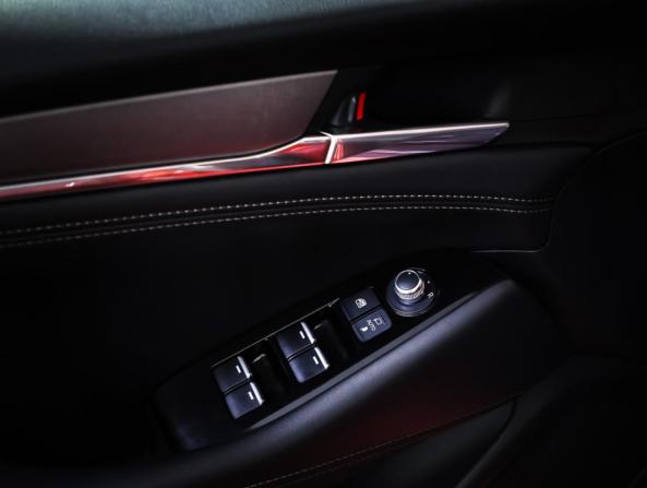 Mazda 6 III (GJ) Рестайлинг 2 с пробегом 2022 года, цена 3 056 000 рублей, 12598 км, седан, Автокод Объявления