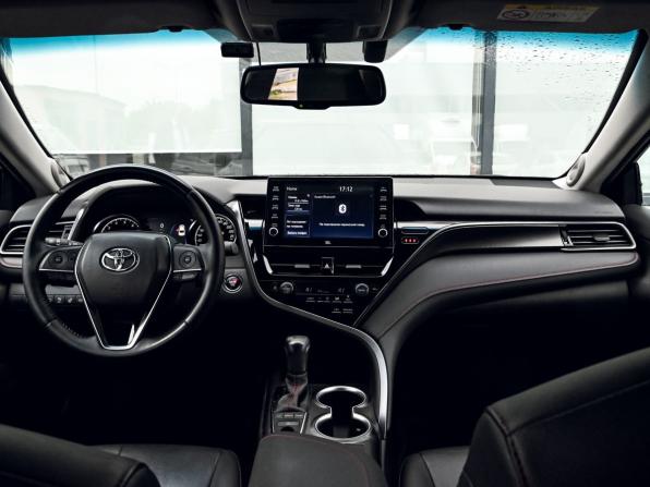 Toyota Camry VIII (XV70) Рестайлинг с пробегом 2021 года, цена 3 599 000 рублей, 74775 км, седан, Автокод Объявления